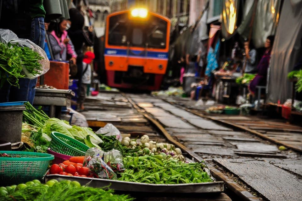Damnoen Saduak Market and Maeklong Railway Market Tour