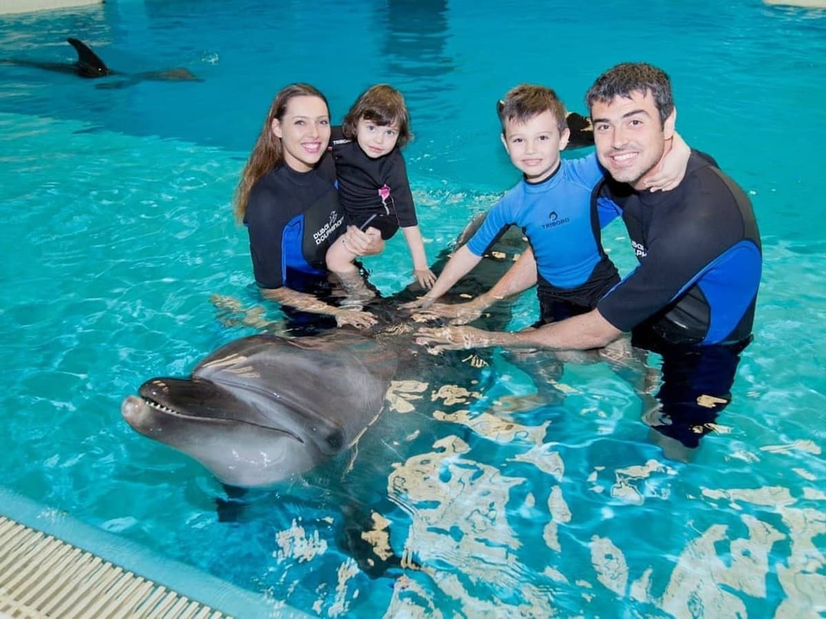 Dubai Dolphinarium - clicktoguide