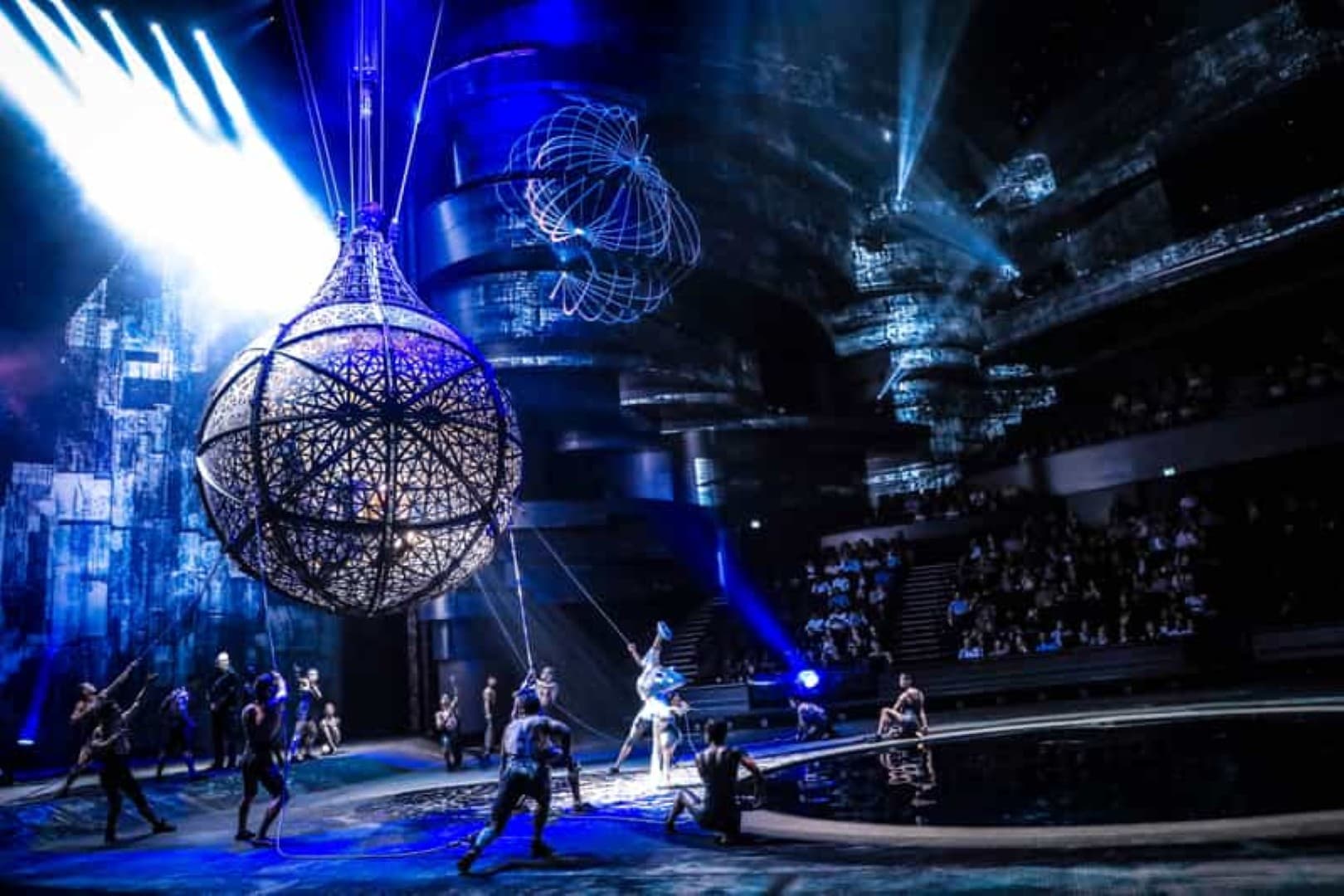 La Perle - Cruise Dinner & Show: Spectacular Show