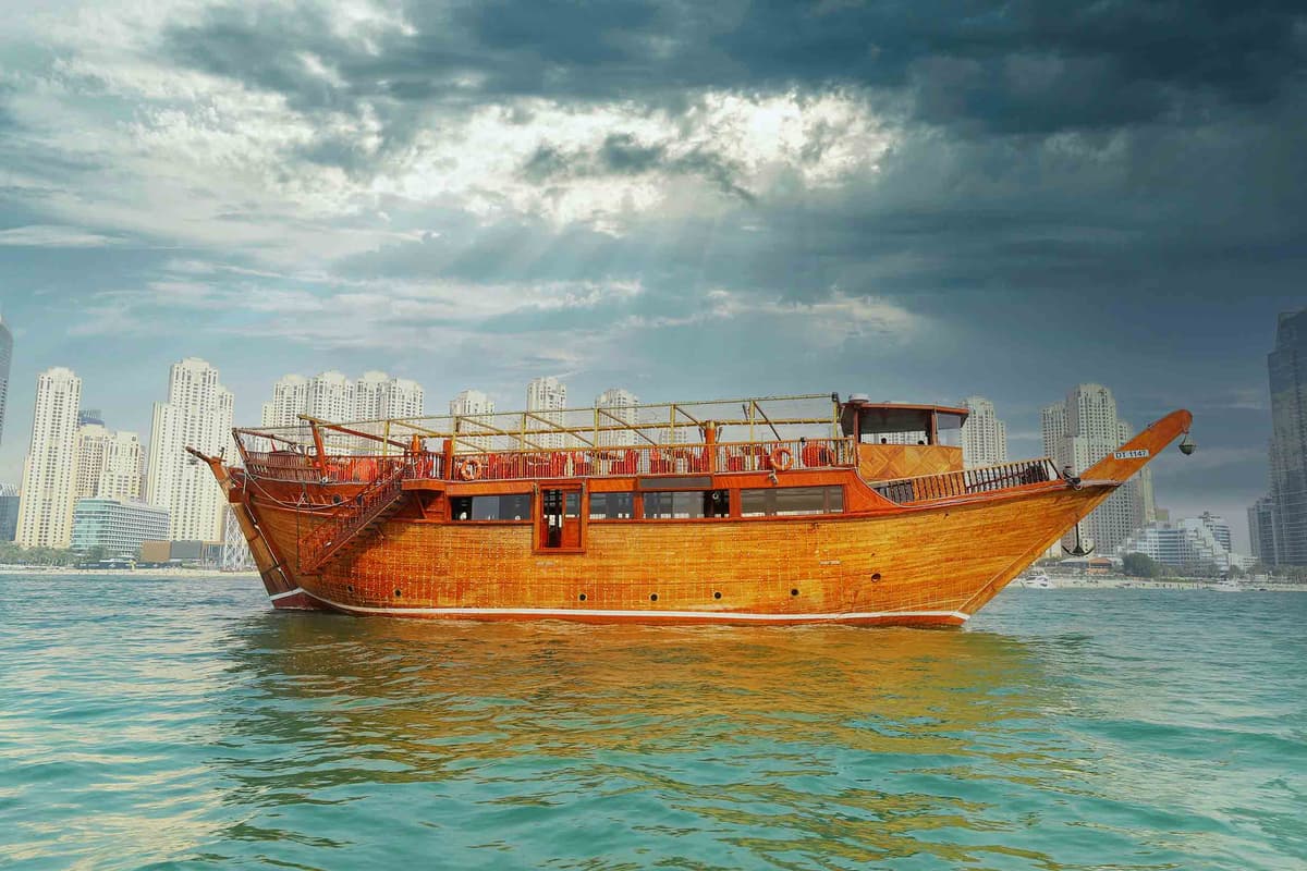 Al Mansour Dinner Cruise - clicktoguide