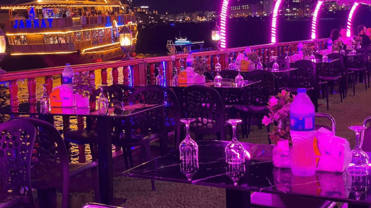 Creek Dinner Cruise - Seating