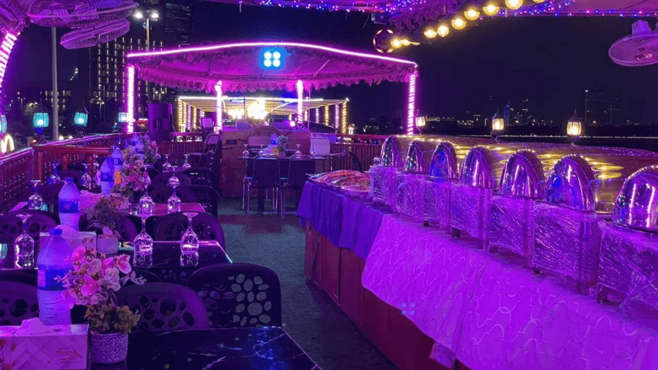 Creek Dinner Cruise Buffet