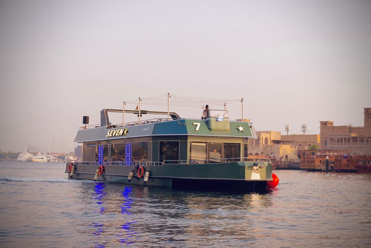 Premium Dinner Cruise in Dubai Creek - clicktoguide