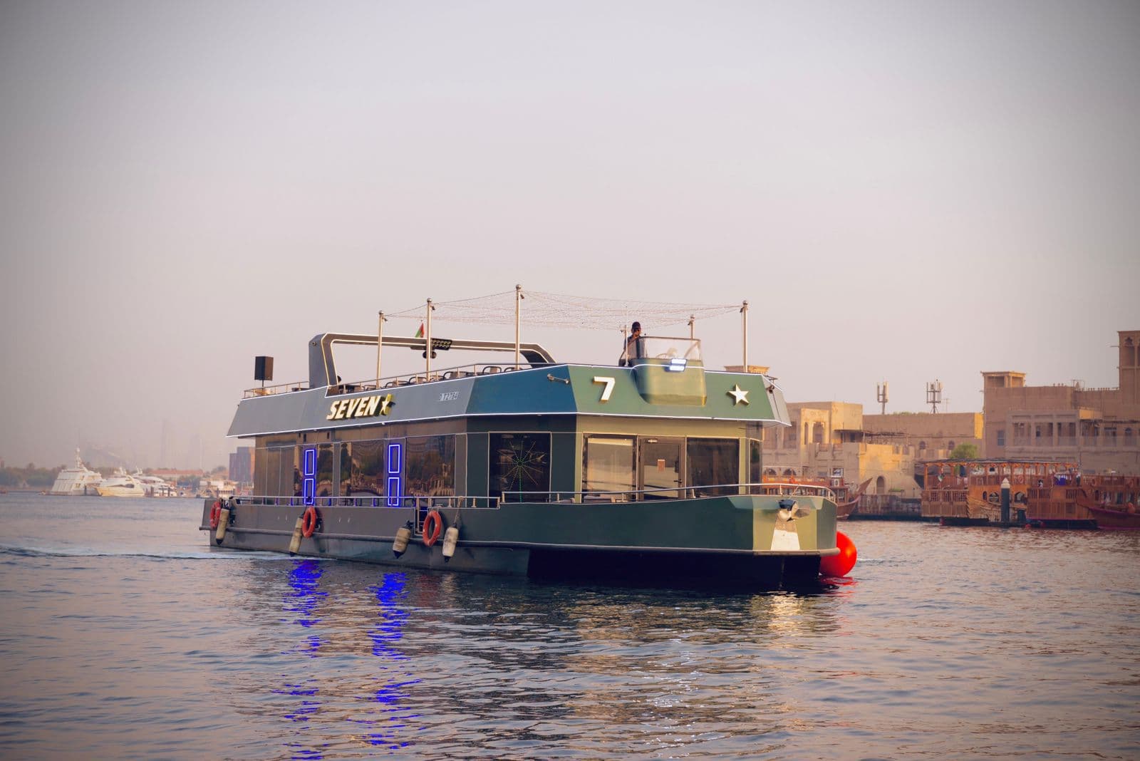 Premium Dinner Cruise in Dubai Creek