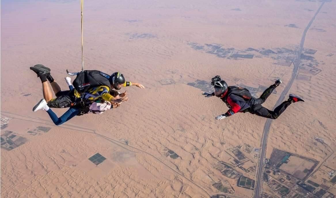 Tandem skydiving experience above the desert dunes in Dubai