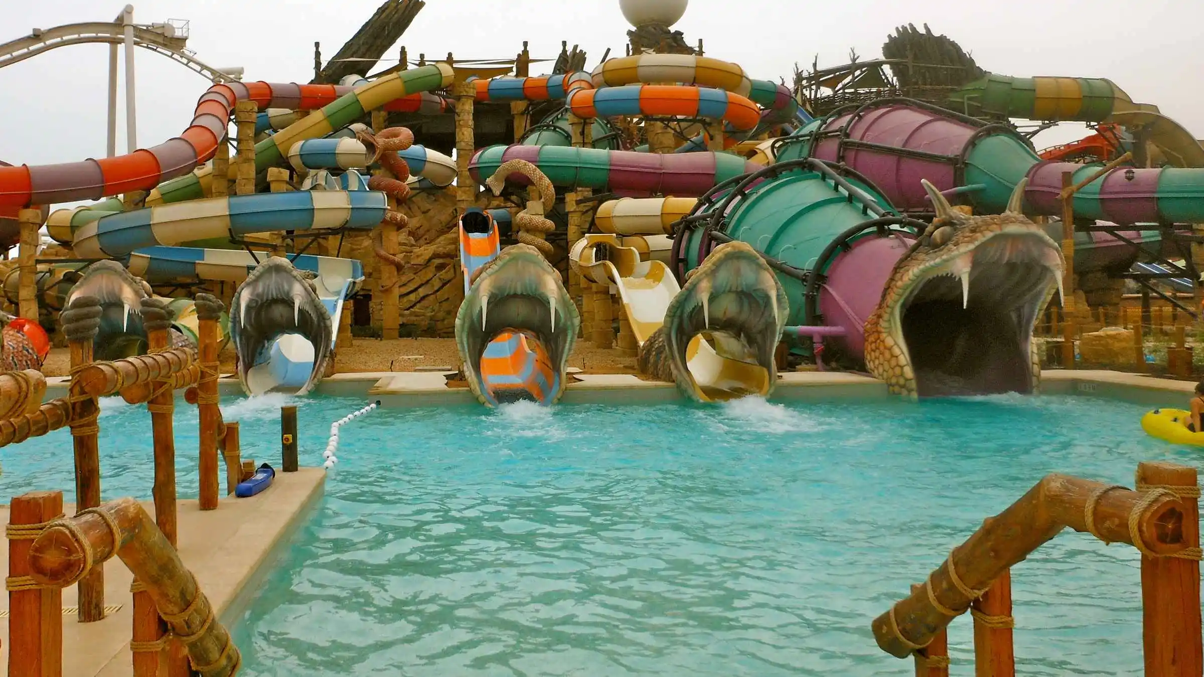 Yas Waterworld® Abu Dhabi Unlimited Rides with Meal Voucher - clicktoguide