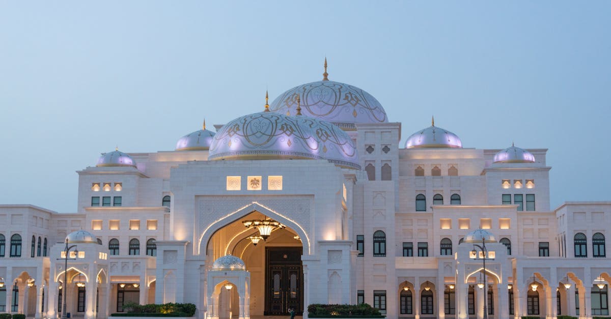 Abu Dhabi City Tour + Qasr Al Watan in Russian Language - clicktoguide