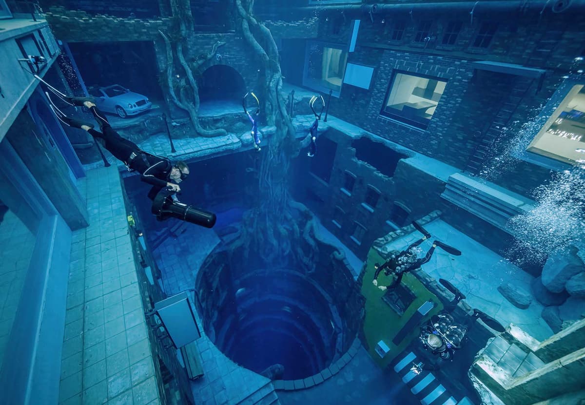 Deep Dive Dubai