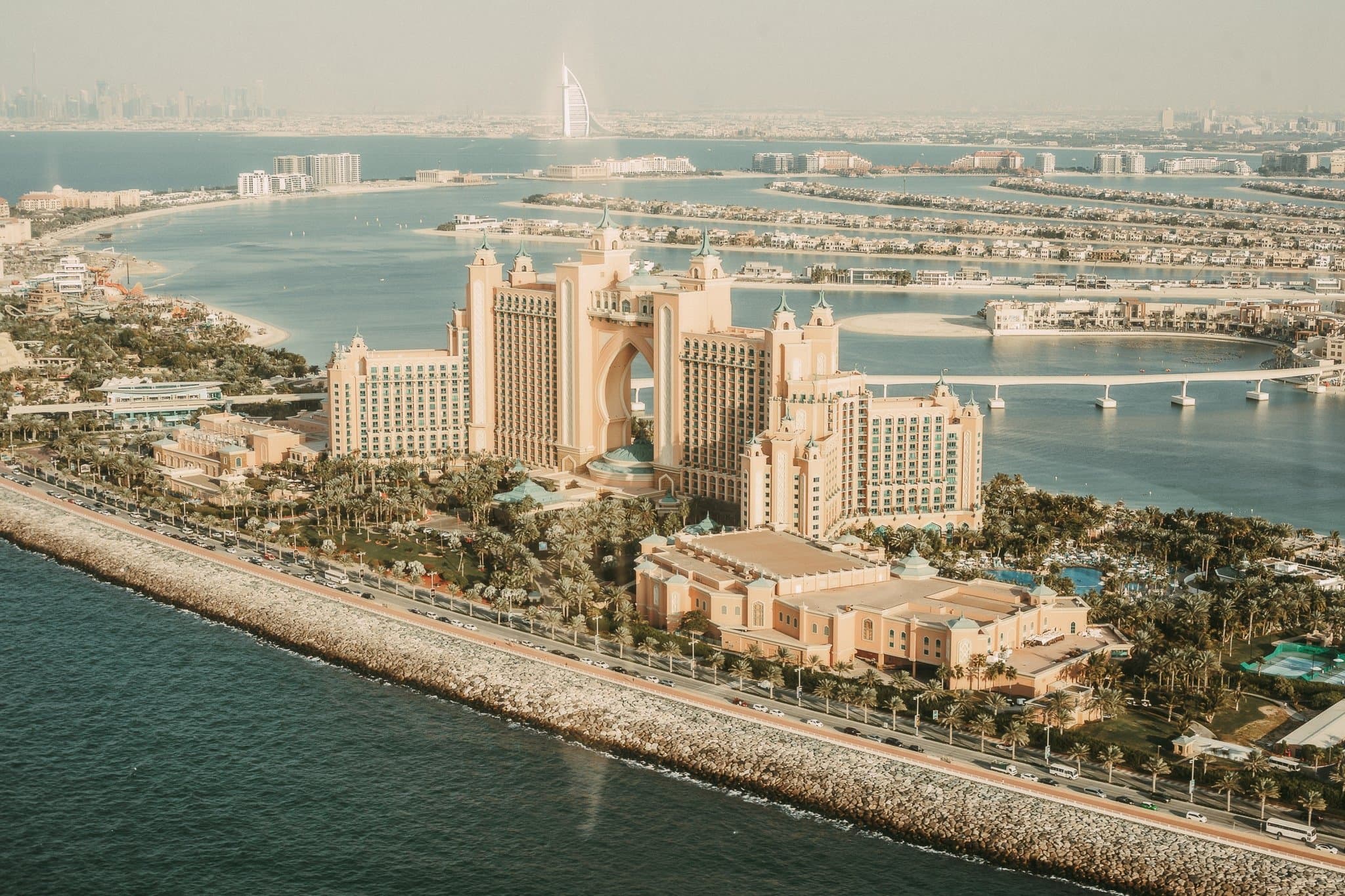 Helicopter Tour in Dubai: Pearl Heli Tour