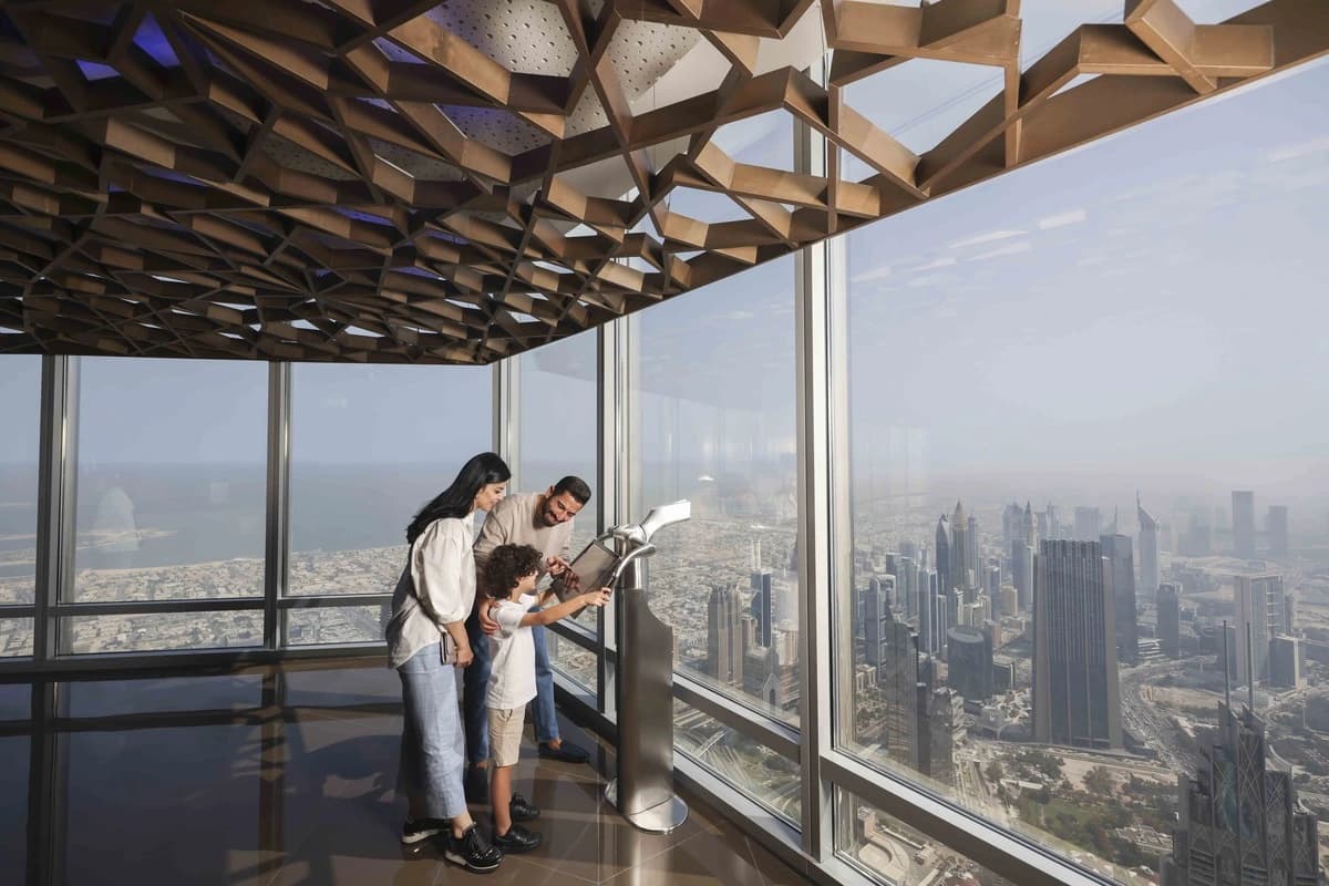 Burj Khalifa 124 floor telescope view